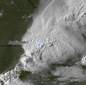 Storm_over_Joplin,_Missouri_cropped